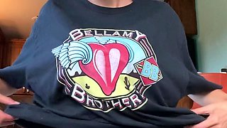 Big boob brunette masturbates on webcam