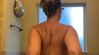 Leann amateur beautiful brunette with big boobs