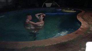 Nieghbours Wife Handjob Finger Fucking in Swimmingpool