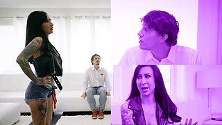 Dazed stepsons catch their mylf stepmothers acting like sloppy perverts - momswap