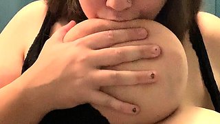 Love Chat Big Boobs Brunette Masturbating For Cam