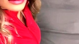 Perfect blonde babe in solo masturbation