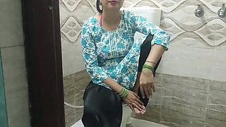 Naughty Teen Fucks Beautiful Stepmom in Bathroom - Desi Homemade Sex