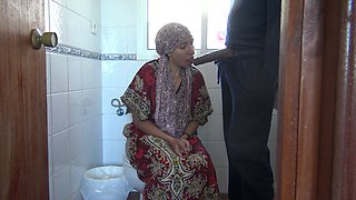 Kurdish Turkish MILF Sucks Her First Big Black Cock During Her Lunch Break