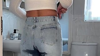 BurstingMeg - Plumber is fixing my toilet but it-s taking