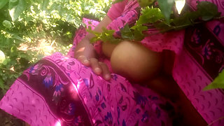 Tamil Aunty Park porn video with boyfriend