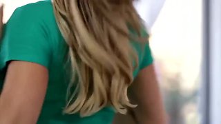 Hot MILF Brandi Love erotic solo