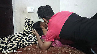 Patni seks ke lie utsahit ho gee aur pati ka skhalan ho gaya