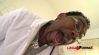 Nurse slut Leila Moon gets her pussy and tits squeezed on examination table GP794 - PornWorld
