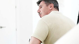 Cowgirl porn with vivid Lexi Luv from Brazzers Exxtra