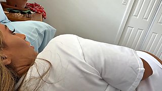 Big Tits Step Sister Shares Bed with Blinkx During Wild Vacation Leading to Orgasms