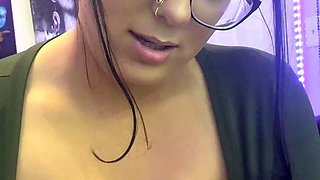 Masturbation close up Tamara big clit