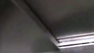 Quickie eines deutschen Amateurpaares im Aufzug endet mit Cr