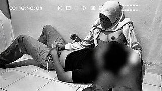 Damn! Caught on Video Malay High College Student Gets Handjob in Classroom
