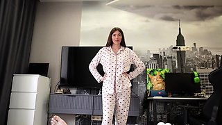 Bathroom Peek at Step-Sis Sparks a Hard Fuck Session