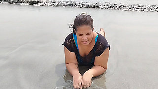 Chubby Latina What a Big Ass on the Beach