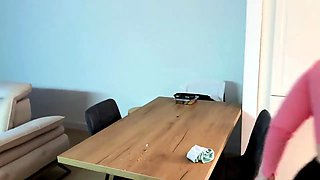 Blonde cleaning lady in leggings takes in her!