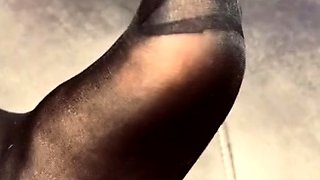 Amateur Foot Fetish Girlfriend Sucks and gives a Footjob