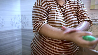 Bada Dodh Wali Cacci - Indian Big Ass & Huge Boobs Sexy Hot Aunty Shower in My Toilet Then I Caught Her and Record & Fuck Her