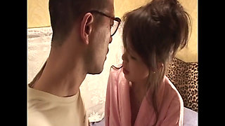 A pure love moving sensual drama that overcomes the age difference.