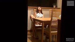 00968,A beautiful woman who feels