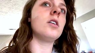 Milf brunette dildo masturbate