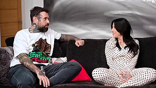 Blowjob Threesome Babes Swallow Jizz