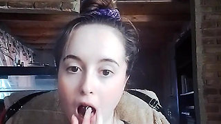 Do you like videos like this eating? Like to know and when I eat fruit he recorded them