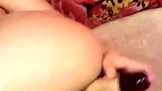 Sexy Milf Masturbating on Cam