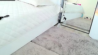 Amateur Webcam Teen Flashes Masturbates