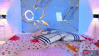 Blonde tight pussy babe solo toy fun in glamour masturbation