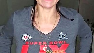 Love Chat Big Boobs Brunette Masturbating For Cam