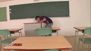 Sultry Japanese Kyoka Mizusawa Gives Seductive Blowjob in School Hallway