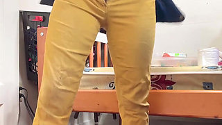 Hana Pee Because She Cant Handle It