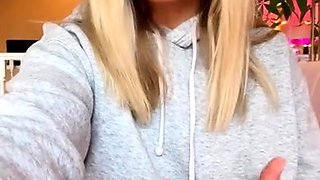 Hot amateur blonde pregnant toying her pussy solo