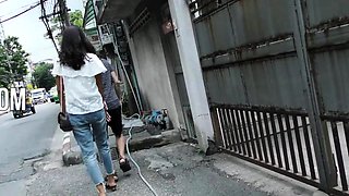 Thai street hooker picked up in a Tuk Tuk for sex on camera