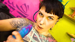 Tattooed alt female tests z-filmz toywall deep pussy & Anal Toy hardcore