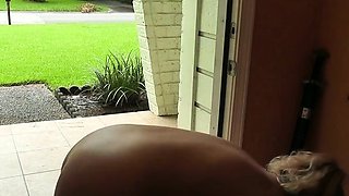 Blonde Escort Fast Blowjob