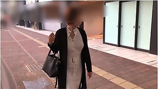 個人撮影巨乳熟女にヒタッと白ワンヒてノーフラ散歩お買い物ホッチか Japanese/hentai/asian/milf/stepmom/big Tits/日本人/熟女/巨乳/素人/潮吹き