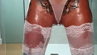 Oiled Body with Deep Fisting!!