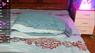 Amateur Webcam Teen Flashes Masturbates