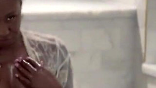 Sultry Soak: Giana's Naughty Bath Tease