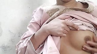 Gaao ki larki ko x video dikha kar hotel me pel diya