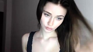 Hot amateur webcam teen masturbates for their fans