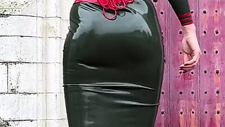Close up pussy solo dildoing
