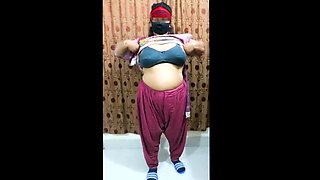 Desi Nude Show: Bangladeshi Girl Fingering and Dirty Talk in Bengali