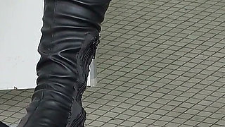 Toilet Bowl and Dirty Boots Lick Clean, University Female Teacher Punishes Male Student for Neglecting to Clean Toilets