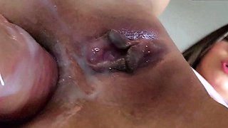 Introduza devagar no meu cuzinho e goze dentro - cena de