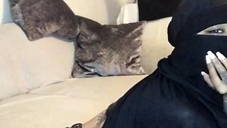 Sexy huge ass latina amateur rides fetish dudes cock