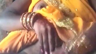 Bhabhi Is Showing Her Pussy in Yellow Saree, I Inserted My Finger and Took Out Water